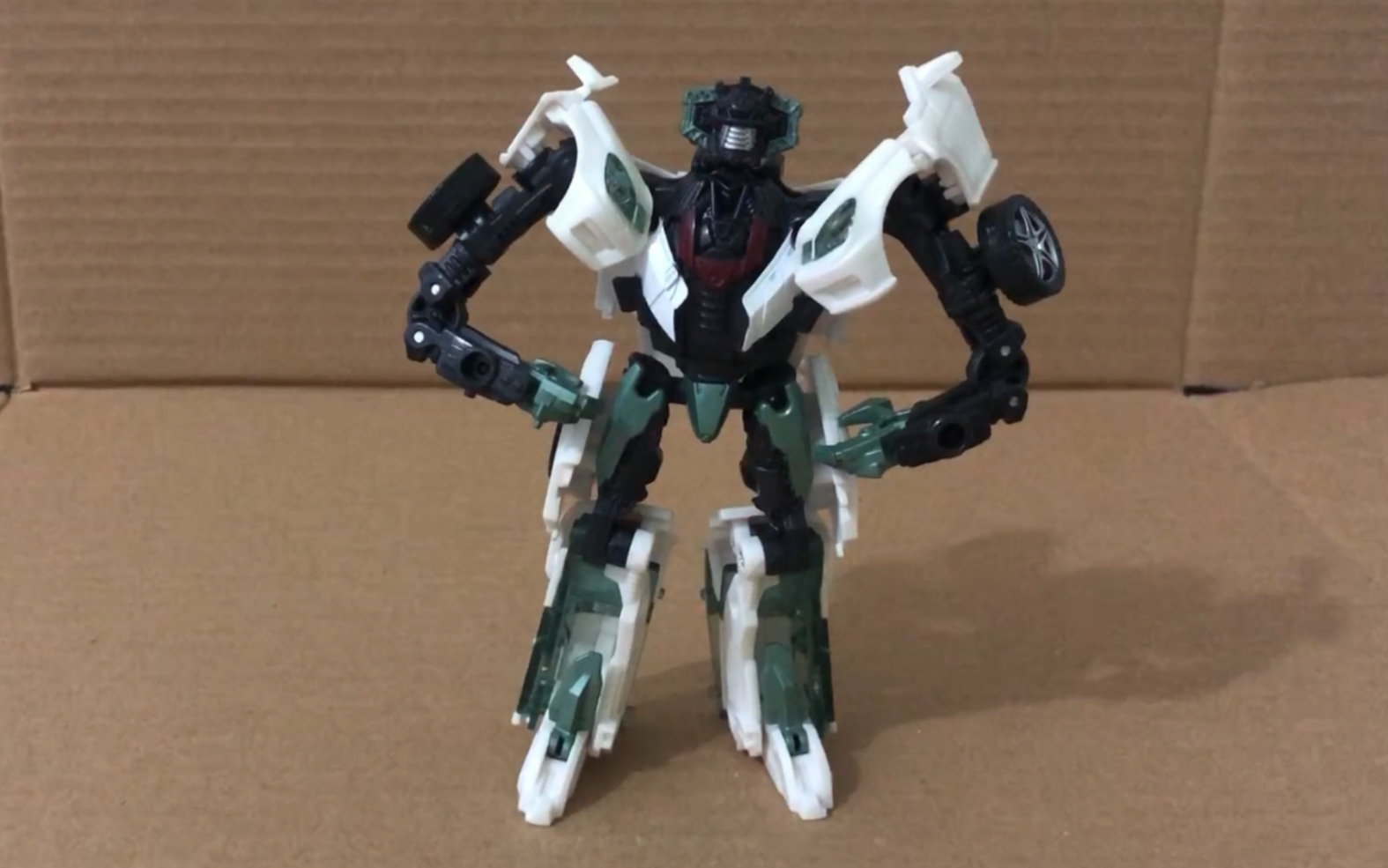 隔壁王哥的玩具分享24,变形金刚 真人电影4 q博士 克星 千斤顶 ex永旺