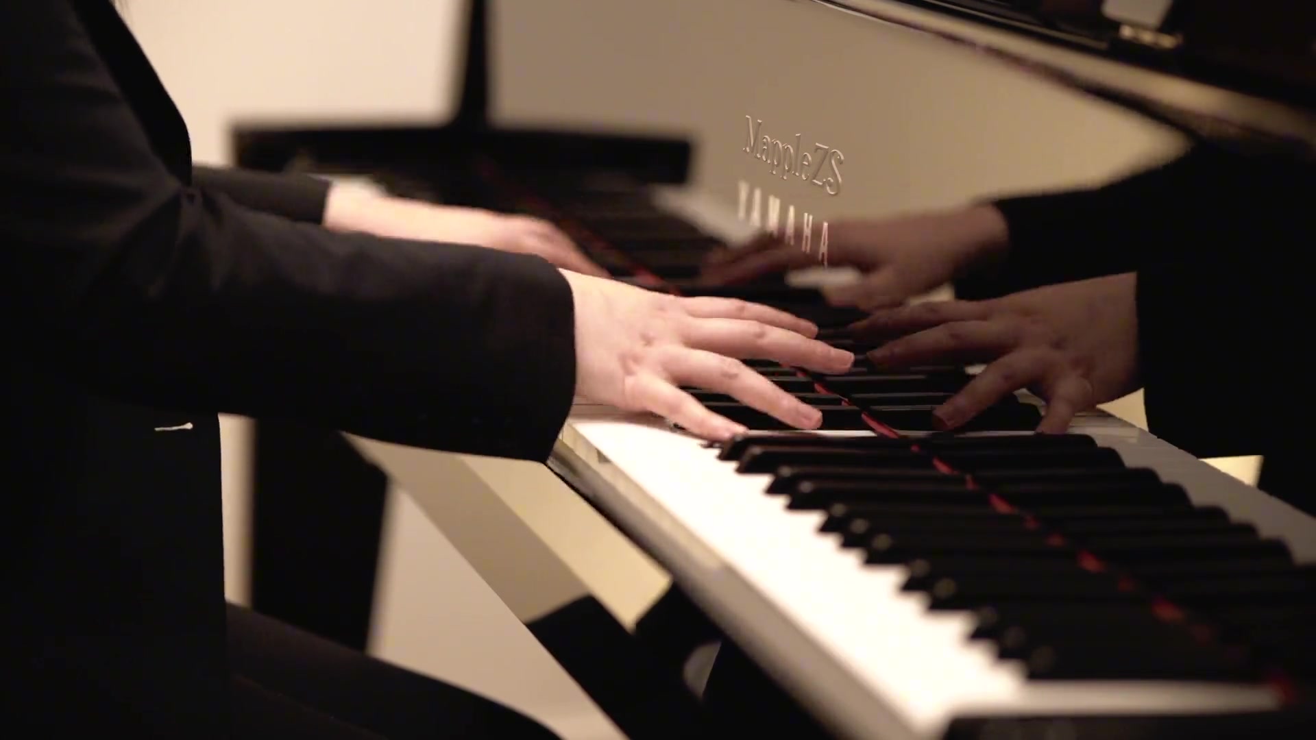 周杰伦鞋子特大号mapplezs钢琴演奏