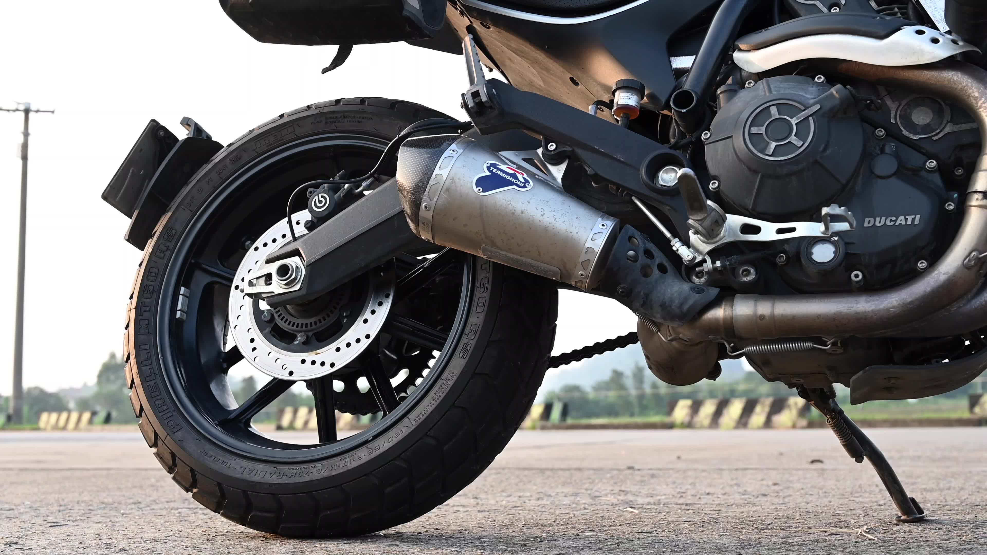 低转轰炸机高转杜卡迪自游800改特米排气