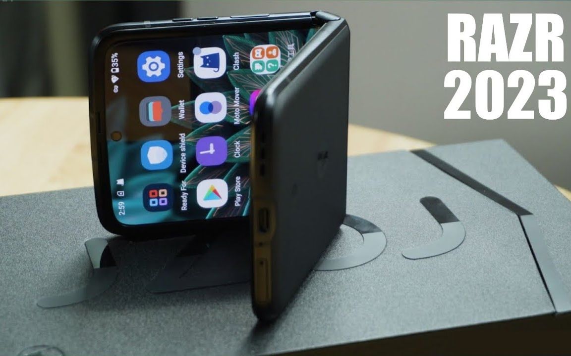 小折叠形态!摩托罗拉moto razr 2023发布在即,副屏比大更大!