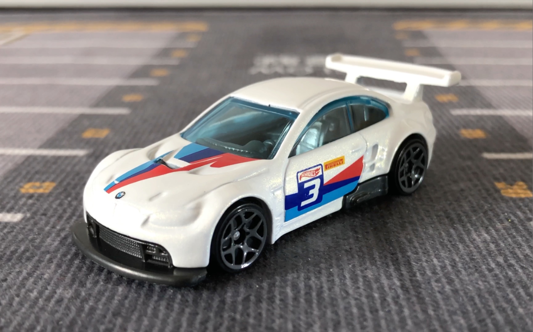 【风火轮】合金小车 宝马 m3 gt2(bmw m3 gt2)欣赏