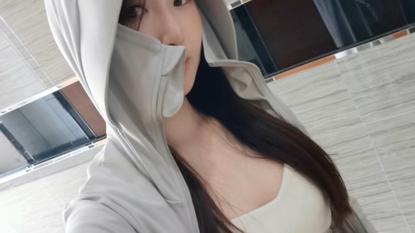 我一会儿露腰,一会儿穿貂,取暖全靠一身膘,哈哈!