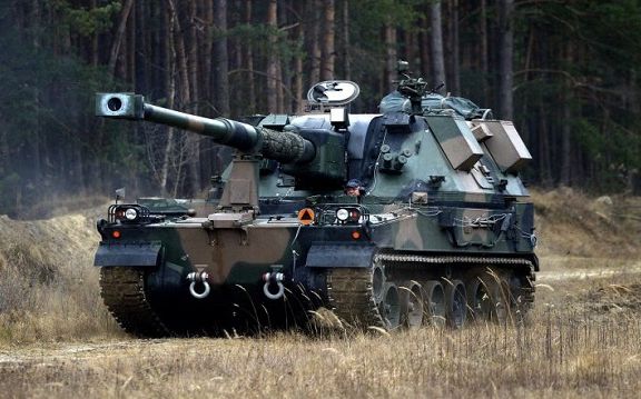 波兰"螃蟹"155mm自行榴弹炮