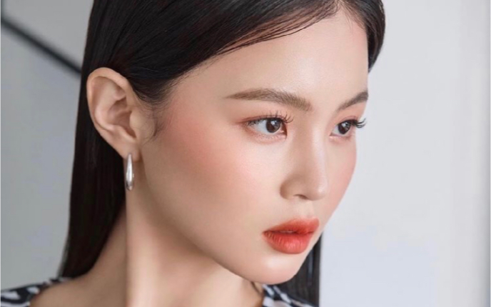 【李遐怡/李夏怡】ins更新0215| 进来欣赏美女喝酒_哔哩哔哩 (゜-゜)