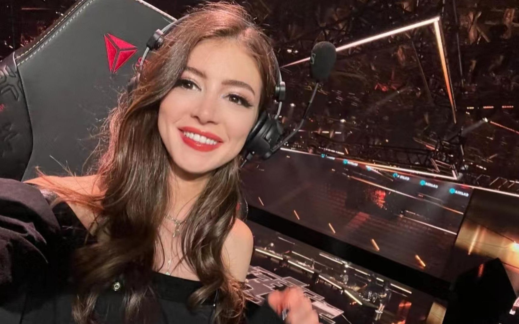 lol两届s赛主题曲演唱者chrissy costanza主持《2022valorant冠军赛