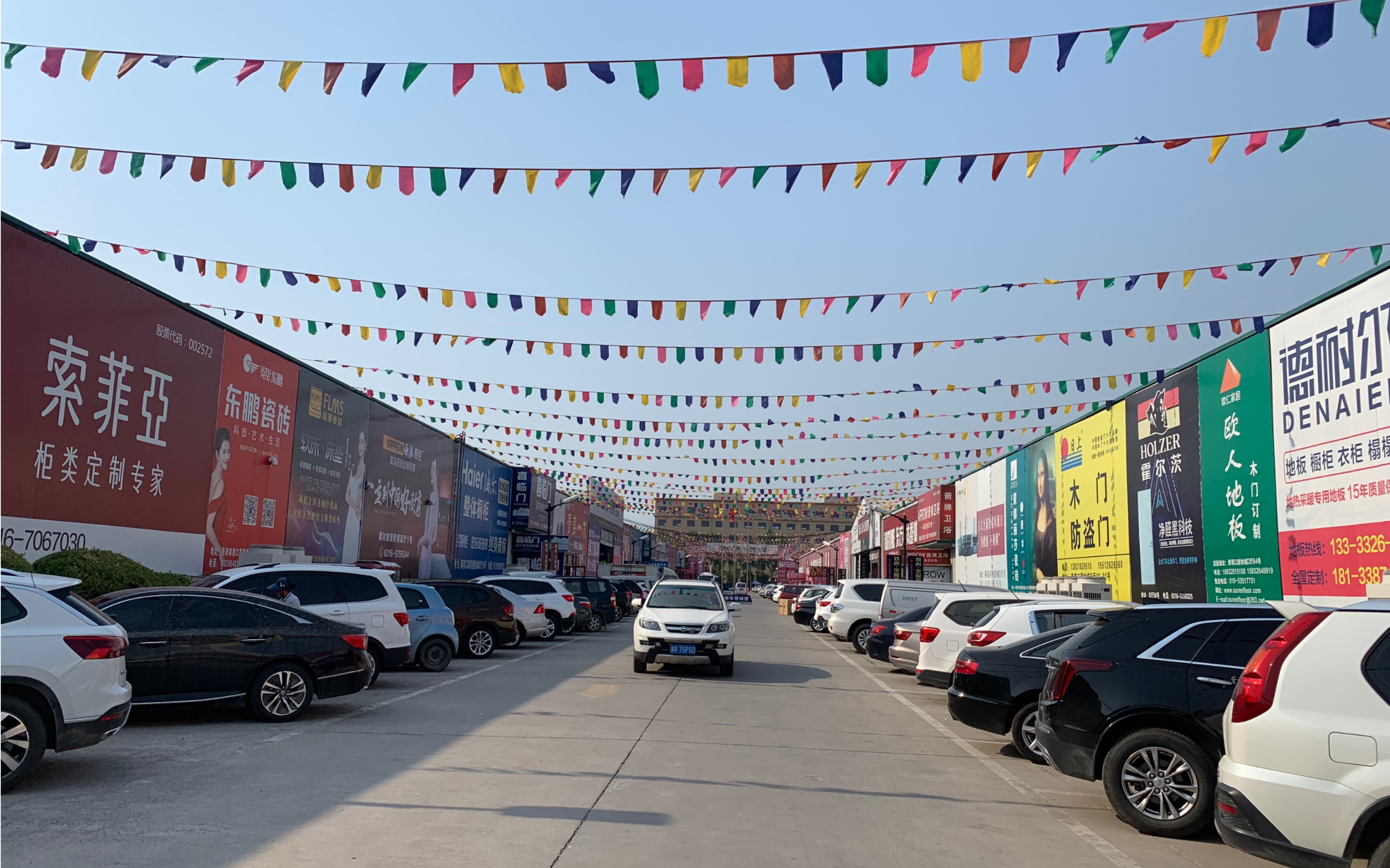 时下的燕郊家具建材城非常冷清 门可罗雀