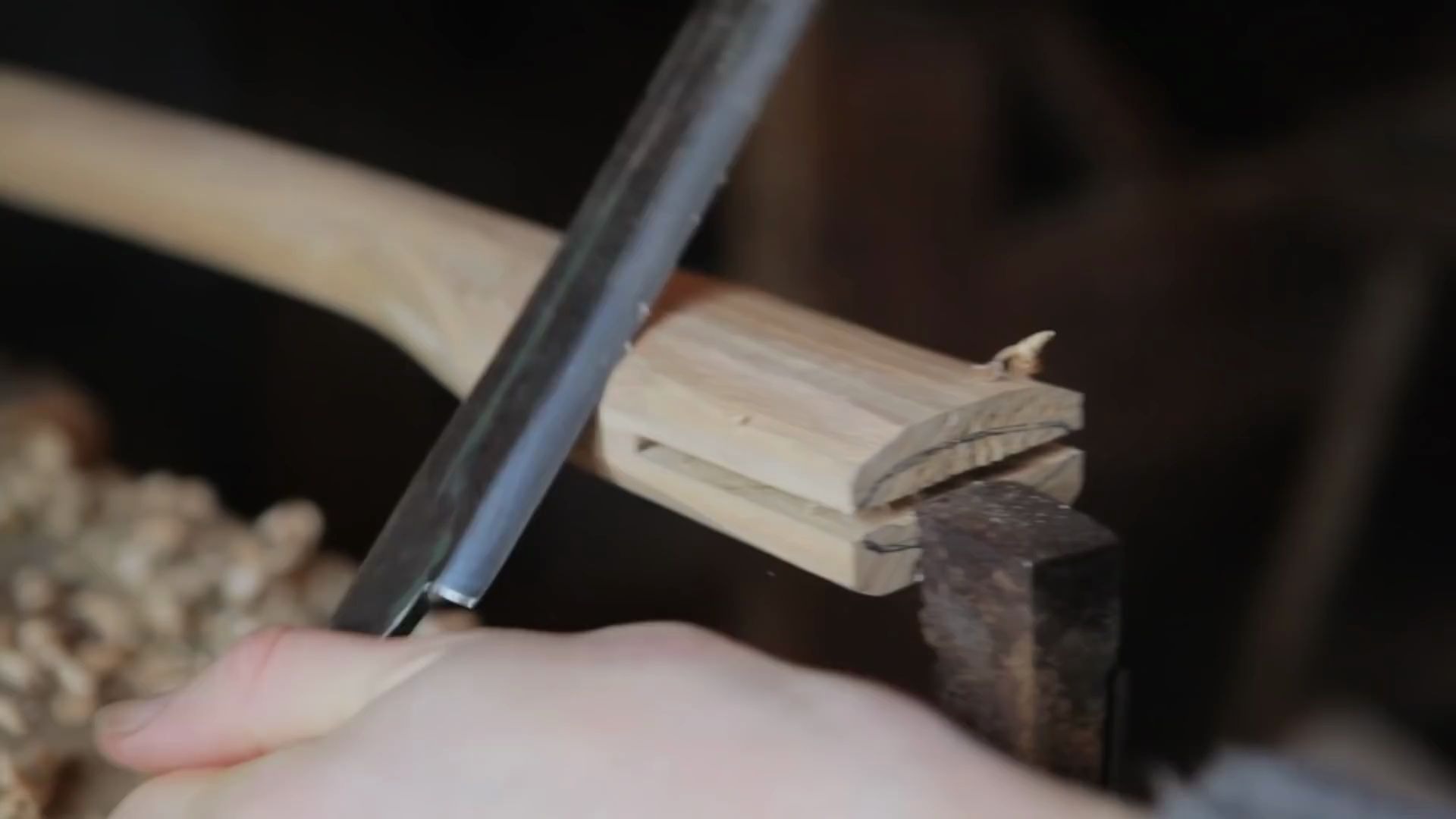 [图]【手工制作】一件工具的诞生(一)(The Birth Of A Tool. Part I. Axe Making (by Northmen))