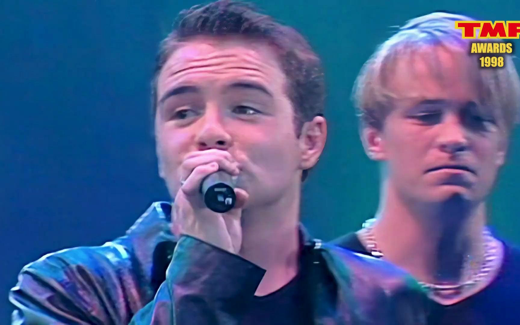 [图]【青涩的西城男孩】Westlife - Swear It Again (Live 1999.10.22 TMF Awards)