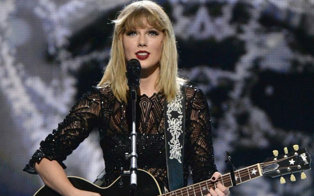 [图]【霉霉】Taylor swift直播现场不插电版《I Don't Wanna Live Forever》。