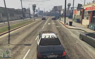 Download Video: 【GTAonline】：LAPD维多利亚皇冠在线执法-特警队响应商店案件时倒地一名警察