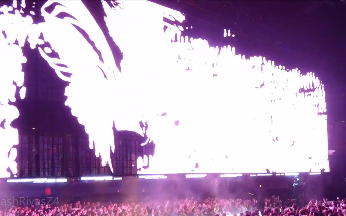 [图]U2 - Raised By Wolves + Until The End Of The World 5-16-18 - Los Angeles