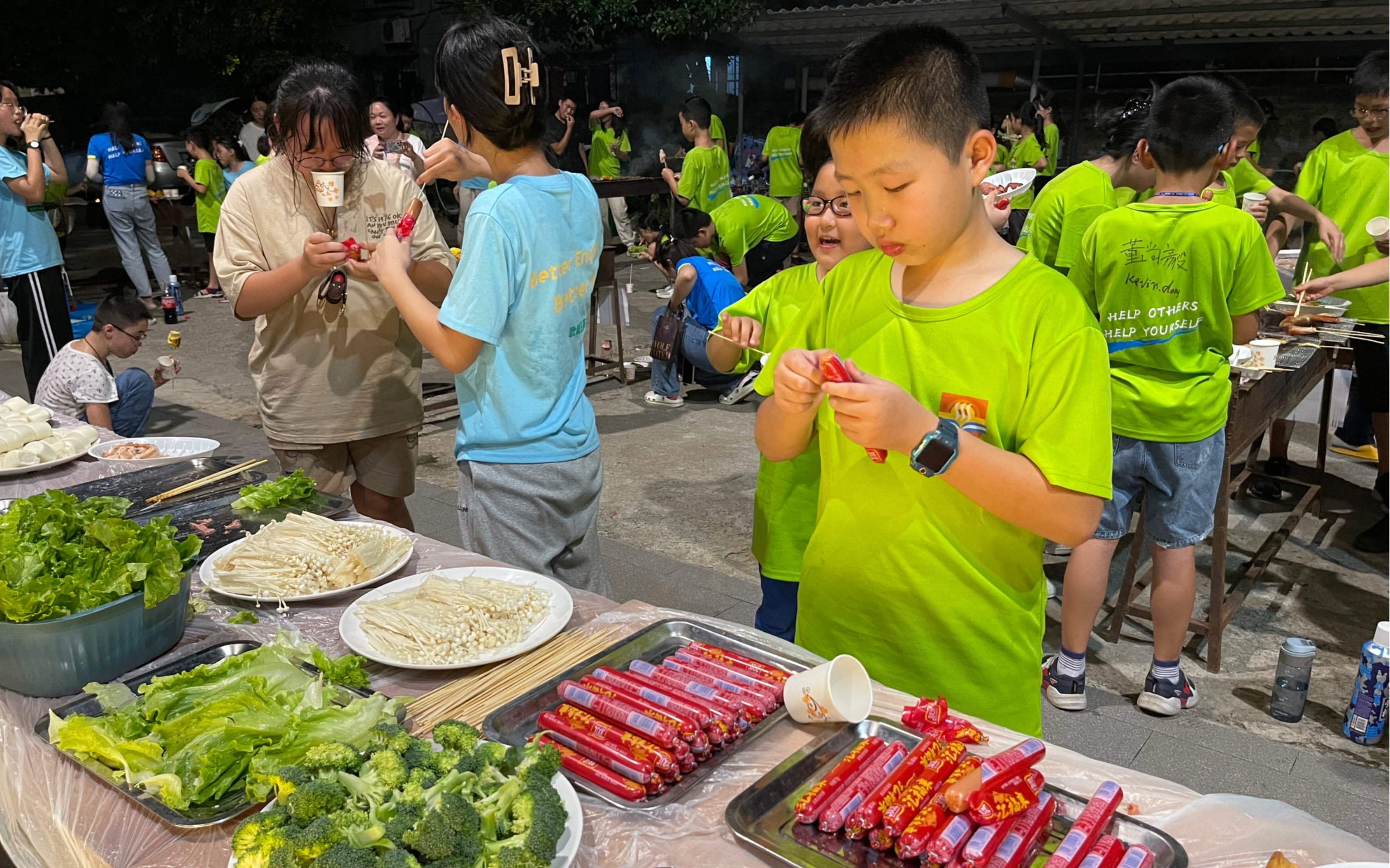 [图]青少年演讲与口才训练营—烧烤晚会