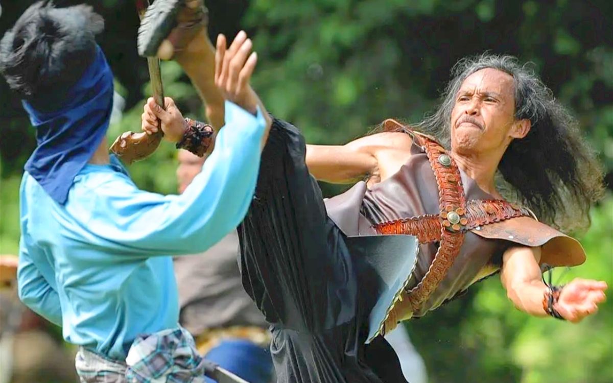 【硬核对决288】最强反派雅彦鲁伊安决战反曲刀马来剑