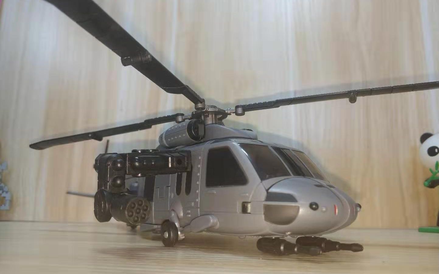 变形金刚utm05旋风