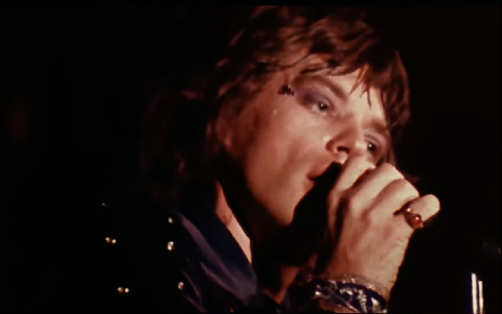 年轻的Mick，年轻的滚石 - Tumbling Dice (From -Ladies & Gentlemen- DVD & Blu-Ray)