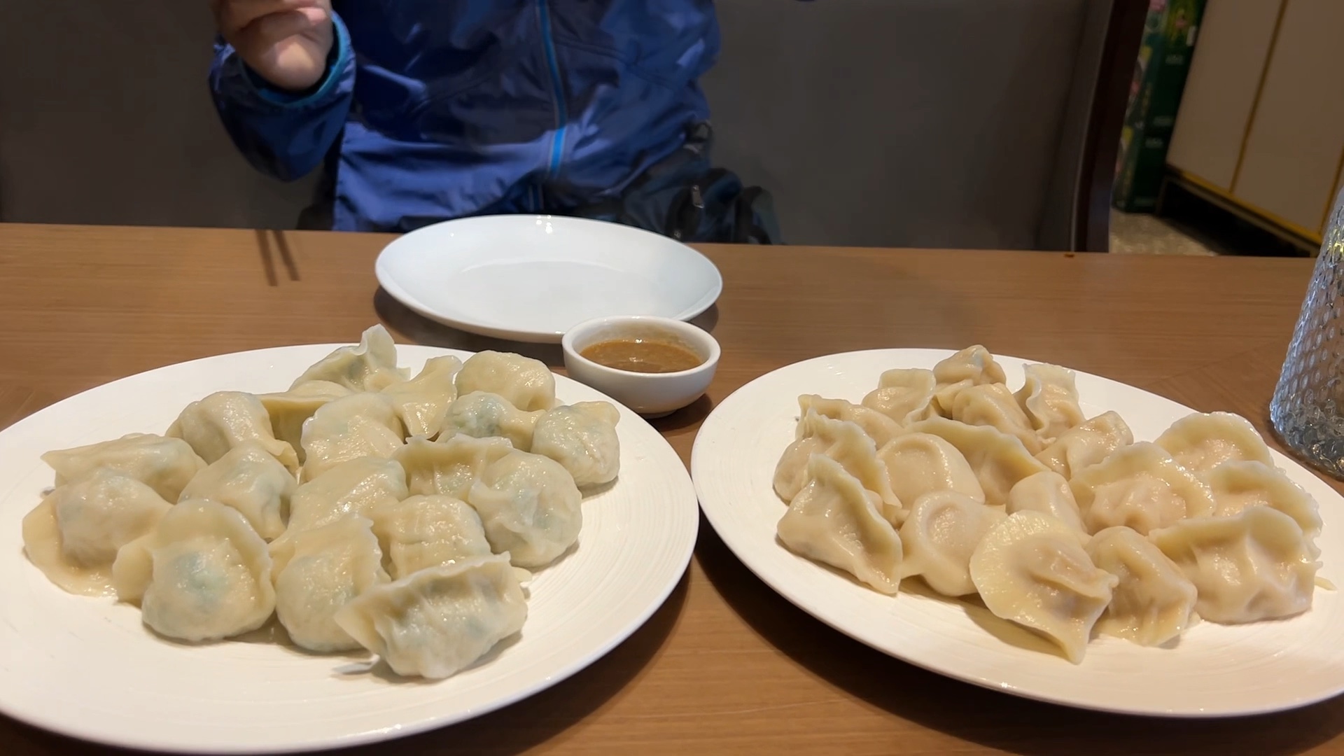 北京夫妻开着临牌车去青岛:淄博吃羊汤面,青岛黄岛品鲅鱼馅饺子!
