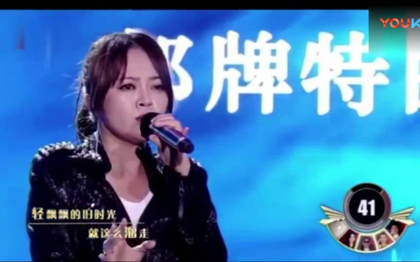 [图]她大胆改编恋曲1990, 罗大佑不停的称赞她, 评委全体起立鼓掌!