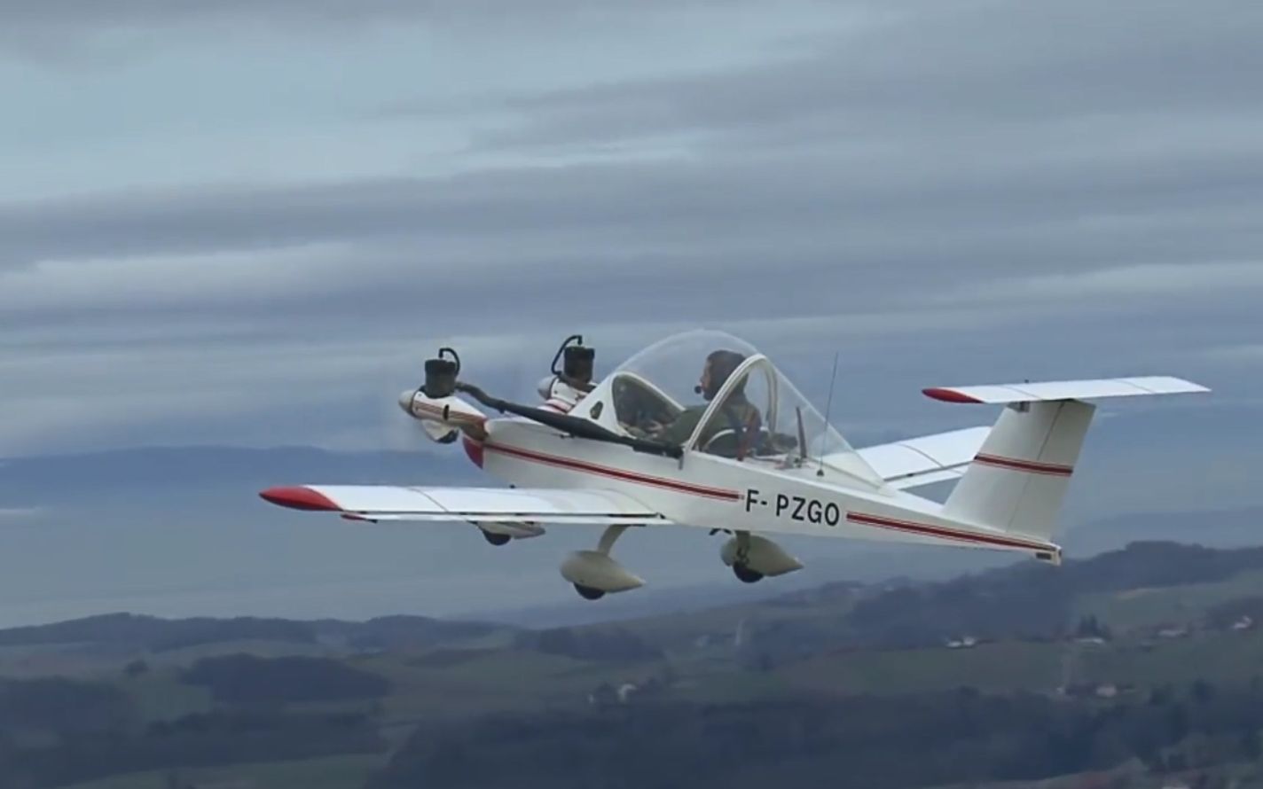 世界最小载人飞机,造价不到10万,却能飞到千米高空