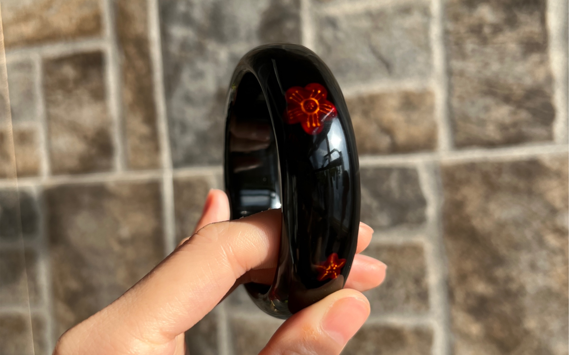 原创梅花纹大漆手镯上线!