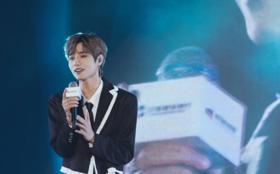 李振宁深晴阴天现场2021腾讯音乐由你榜校园热live成都站