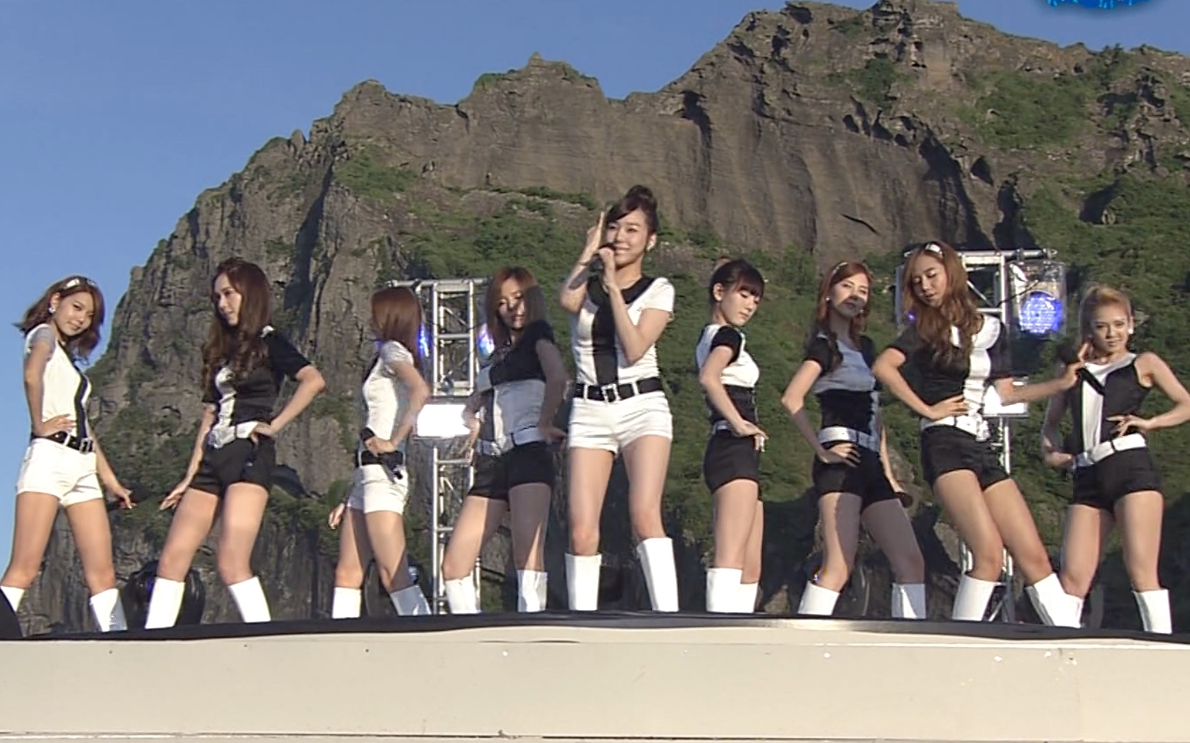 【live】少女时代「hoot」济州岛公演110720