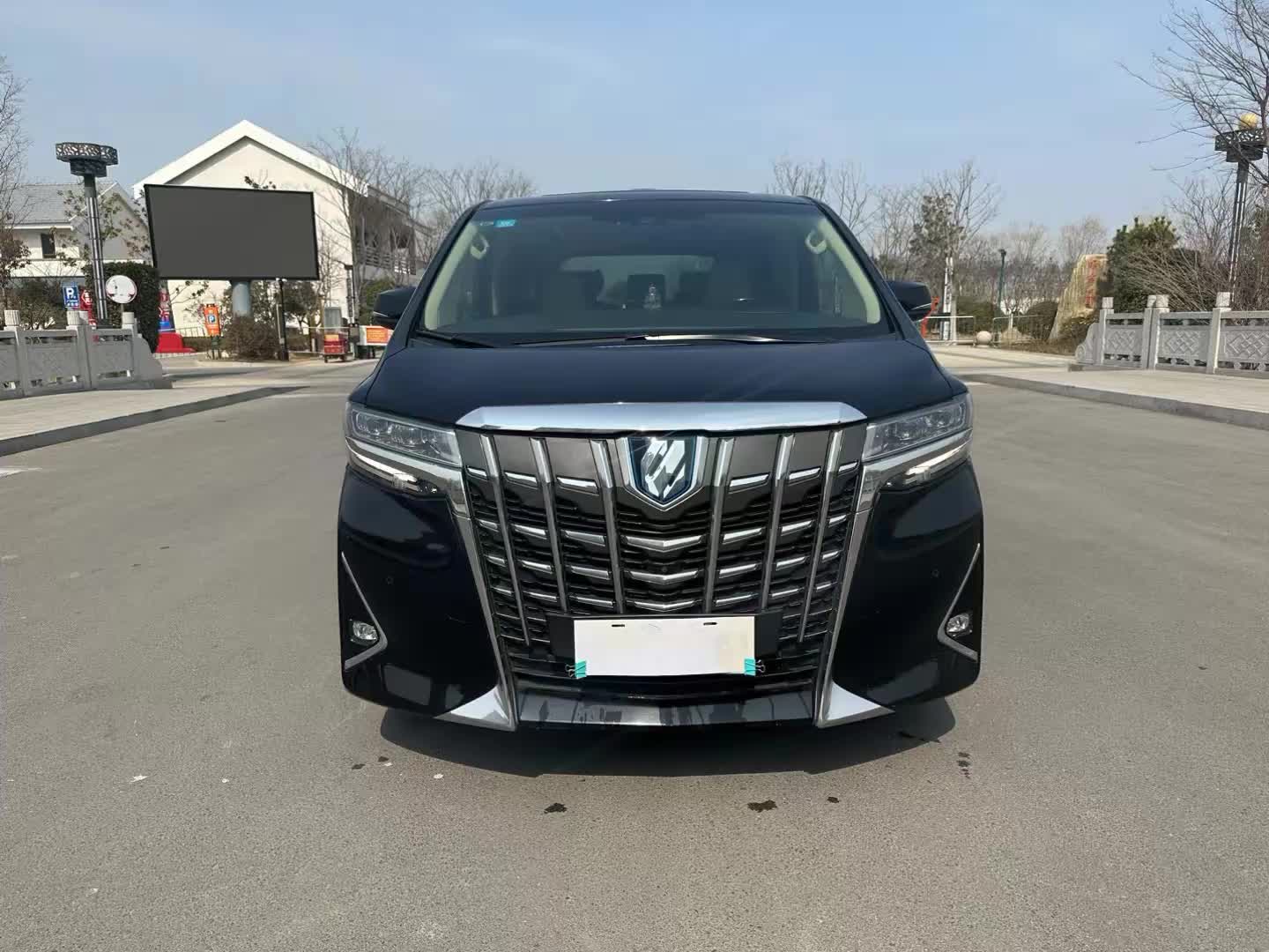 46w20年丰田埃尔法,2.5双擎油电混动七座都市款