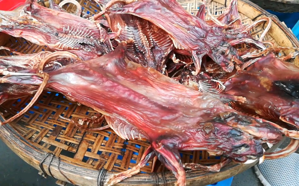 市面上有老鼠干出售80元一斤,他们抓捕时不知道是电的还是用毒药毒的?