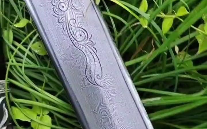 双面淬火,剑身线乔发0亲自手工雕刻龙凤等吉祥图案,宝剑一体全龙骨结