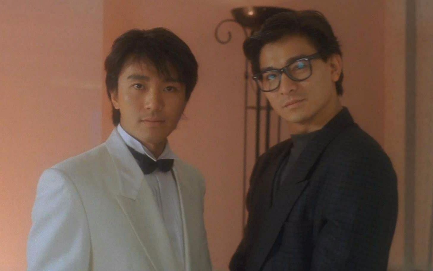 刘德华模仿周星驰做小混混,却遇到女朋友和别的男人一起看电影.