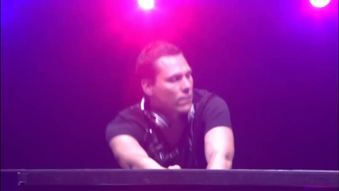 [图]Silence (Tiësto's In Search of Sunrise Remix) LIVE