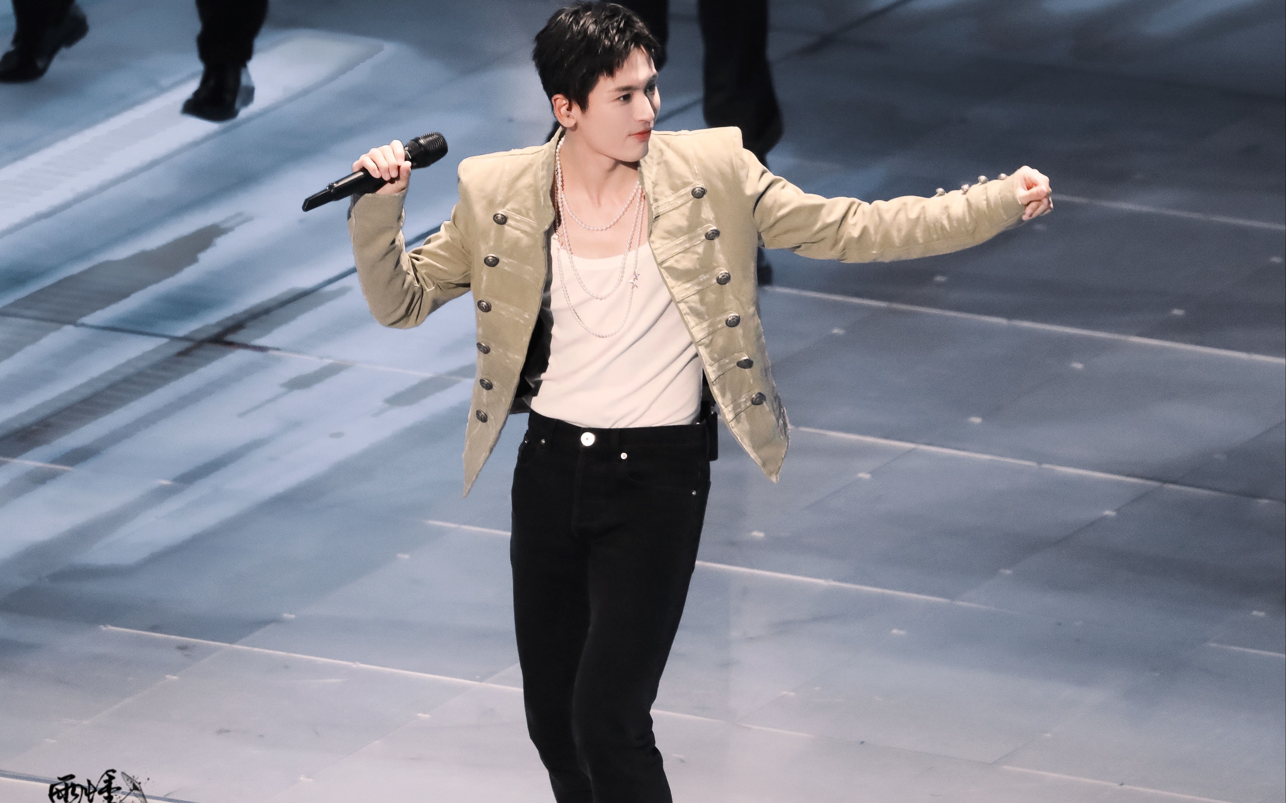 张哲瀚啊啊啊啊啊啊啊啊张老师好会扭啊打老虎50