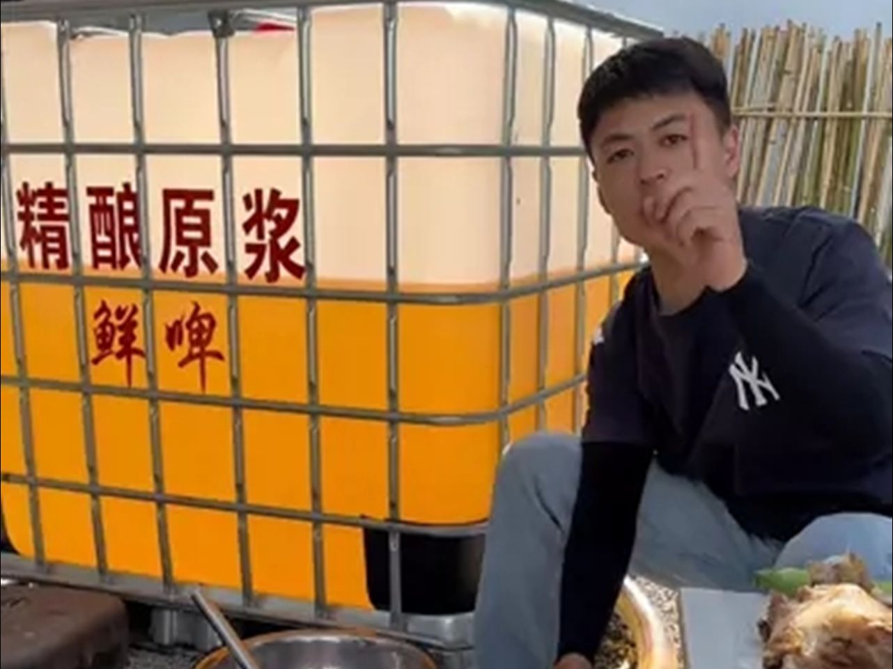 烟 生活乐无边,一支穿云箭 一车雪花来相见 #男人简单的快乐#文喝武喝