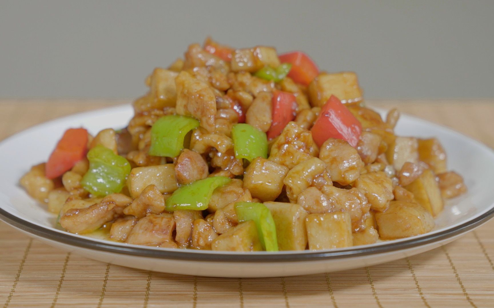 饭店大厨教做杏鲍菇炒鸡块,制作流程详解详细,厨房小白也能看懂哔哩哔哩bilibili