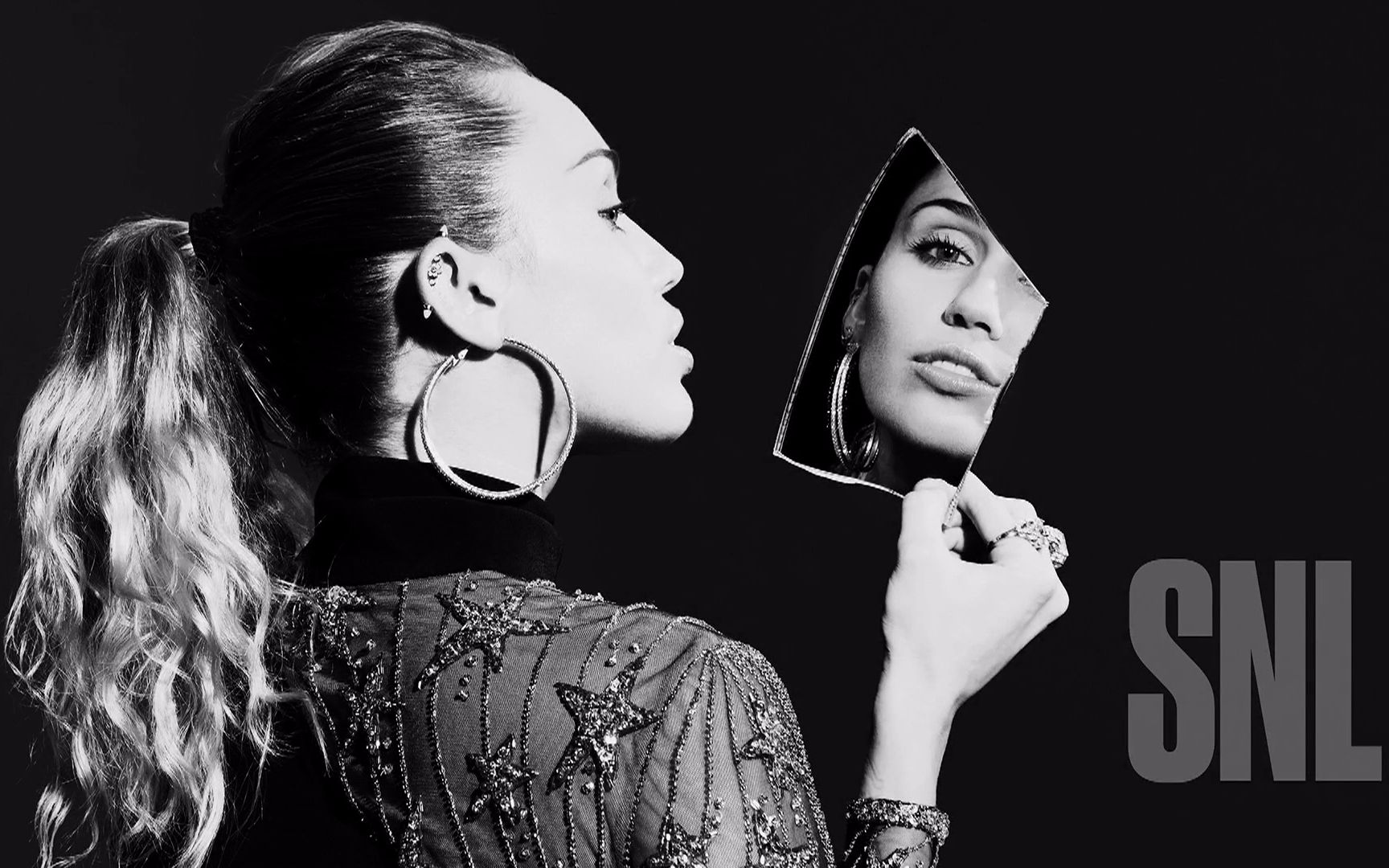 【live】麦粒miley cyrus最新snl现场表演两首新单《bad mood》《 i