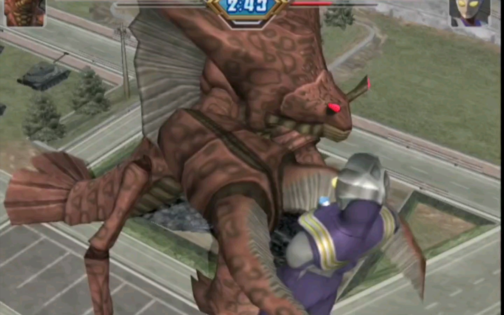 迪迦空中型被大螃蟹袭击小蛮腰