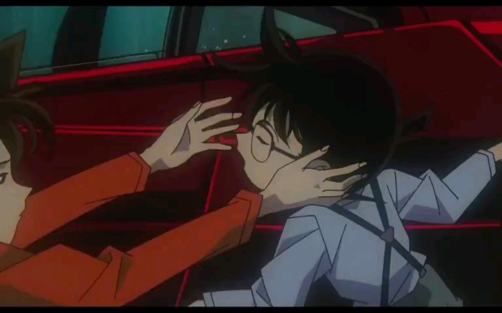 毛利兰与江户川柯南激吻