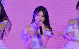 Download Video: [H265][4K] Fancam Fond BNK48 - Tsugi no Season @ The EmQuartier 251265-2160x3840