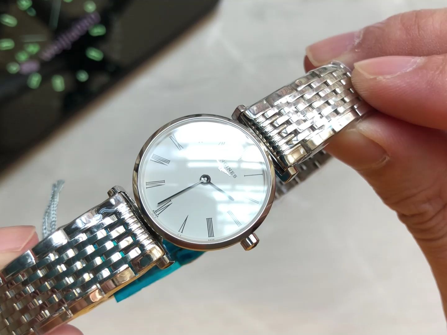 浪琴优雅嘉岚超薄款4毫米l4.209.4.11.