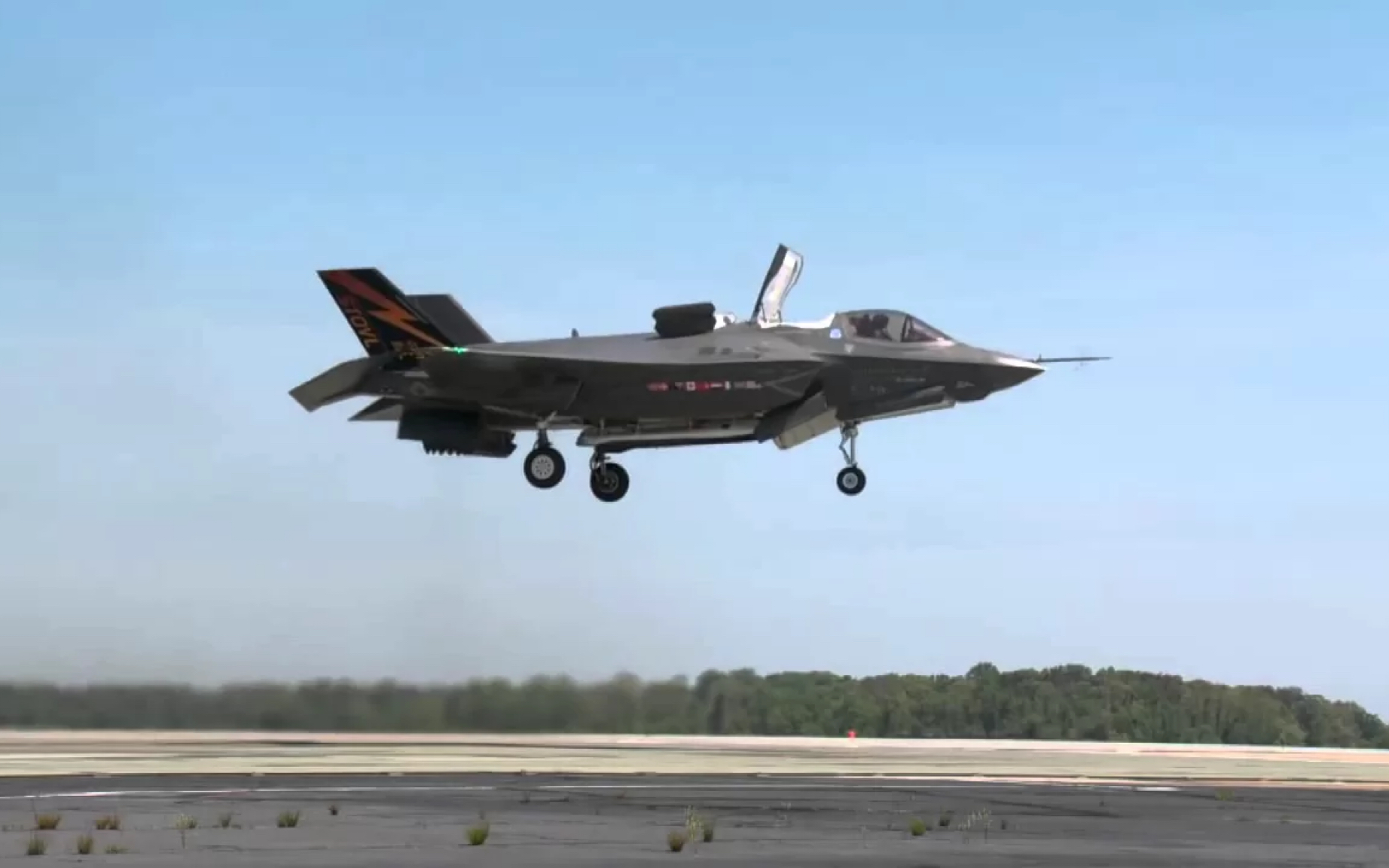 zw28mb1yvwy[视频类型] 科工机械[视频标签] 航空,飞机,飞行,战机,f35