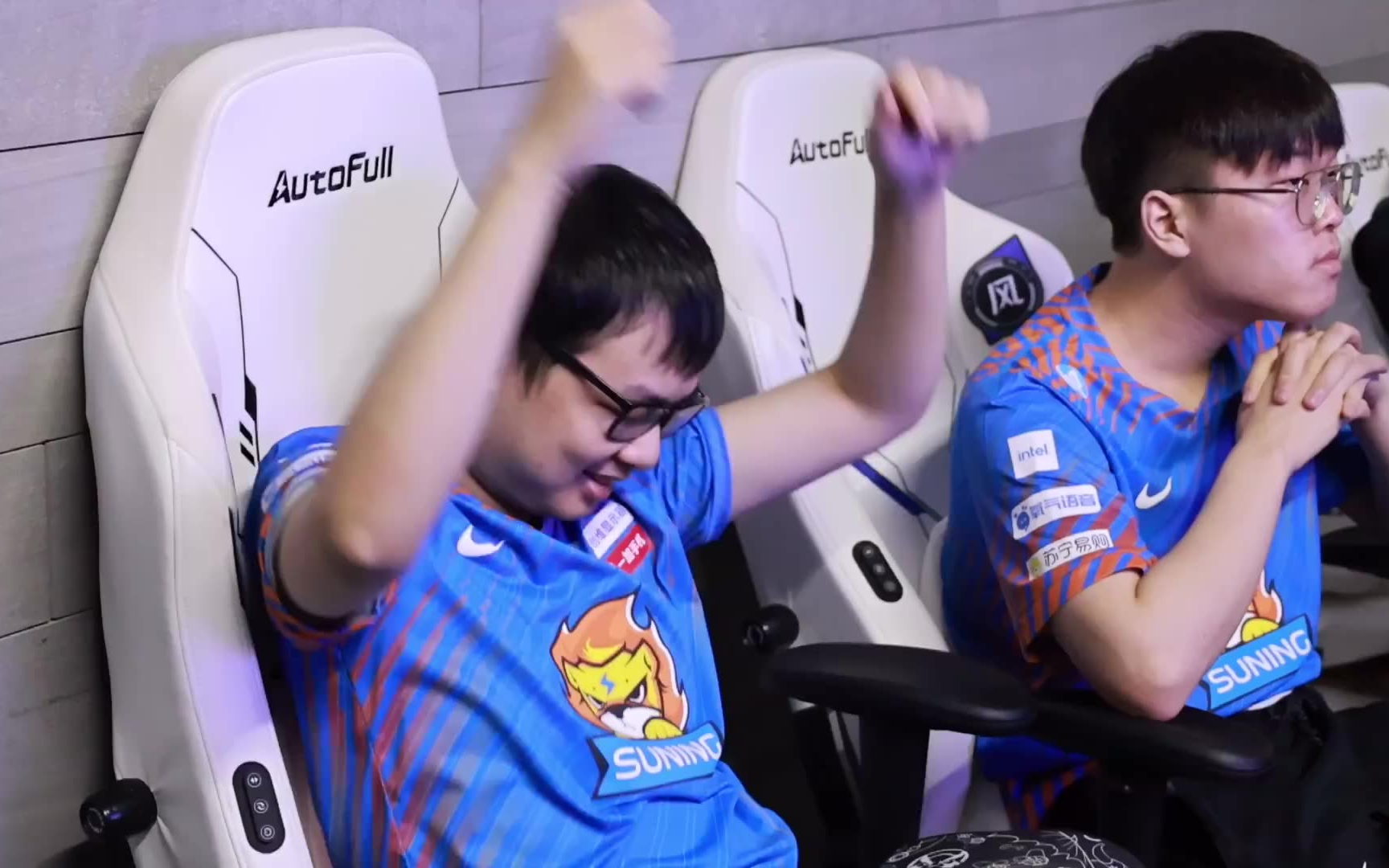 【赛前花絮】sn-sofm伸懒腰