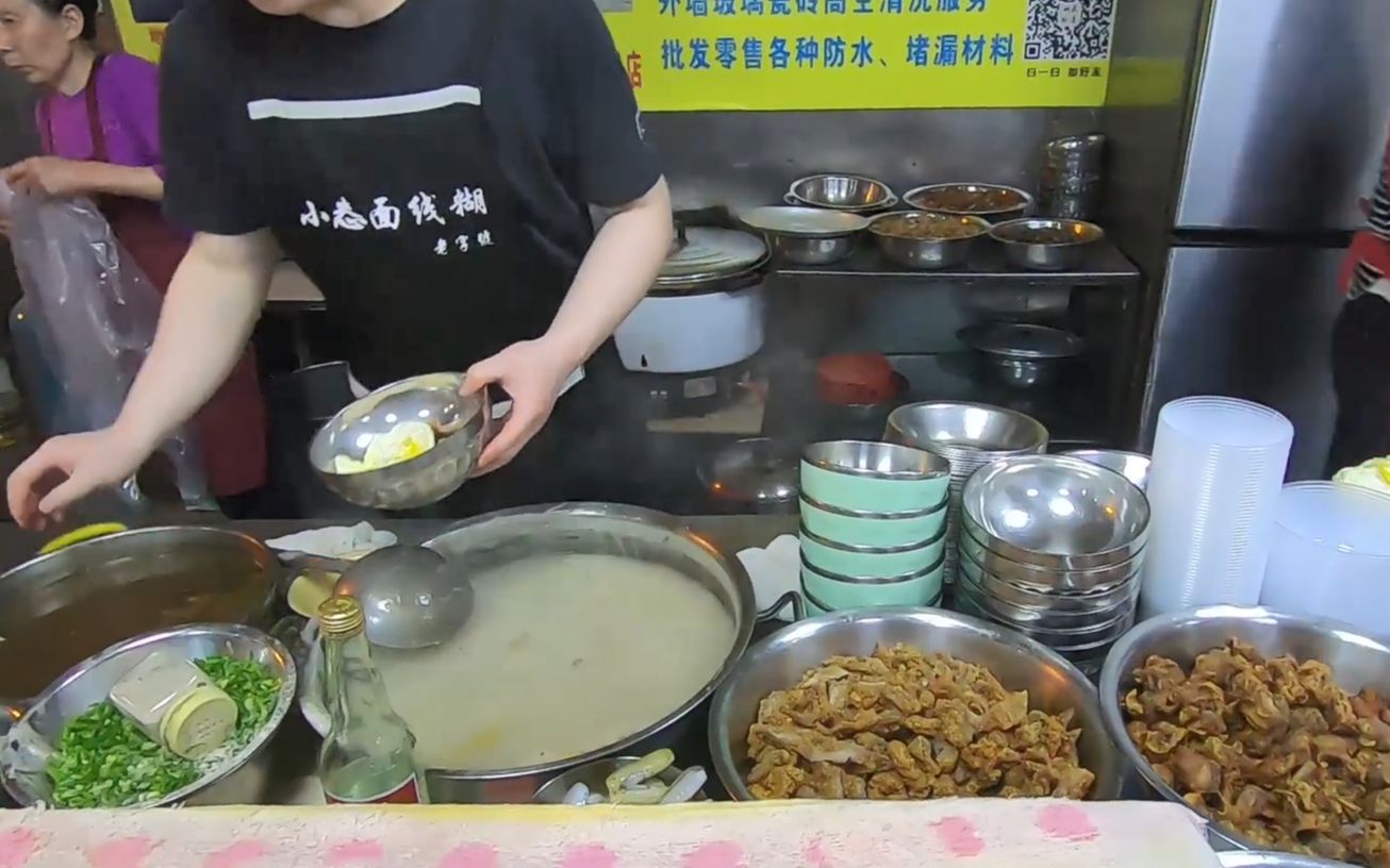 泉州晋江24小时营业的小怣面线糊生意好到排队你有吃过吗