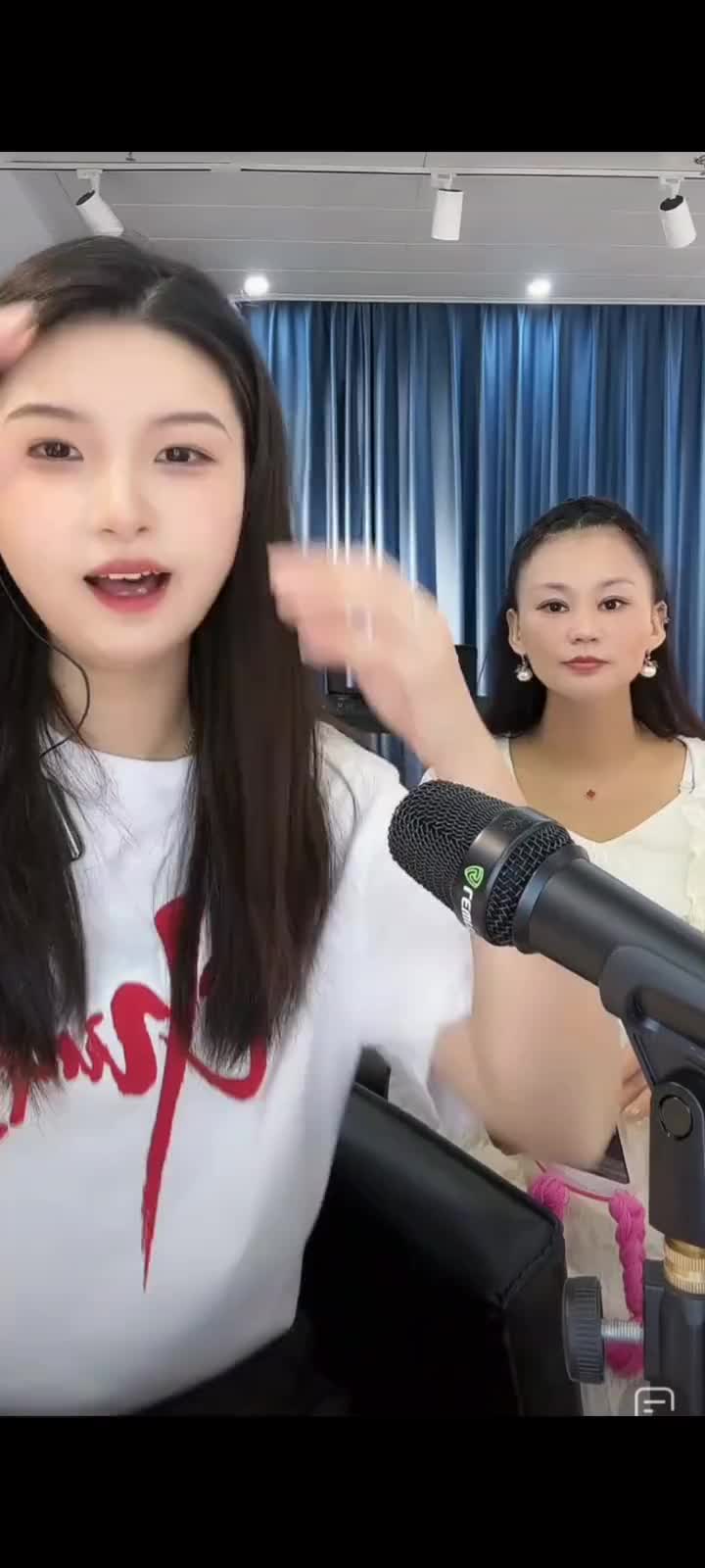 只是好朋友哦没有那么复杂的哦葛漂亮老男人阿浩