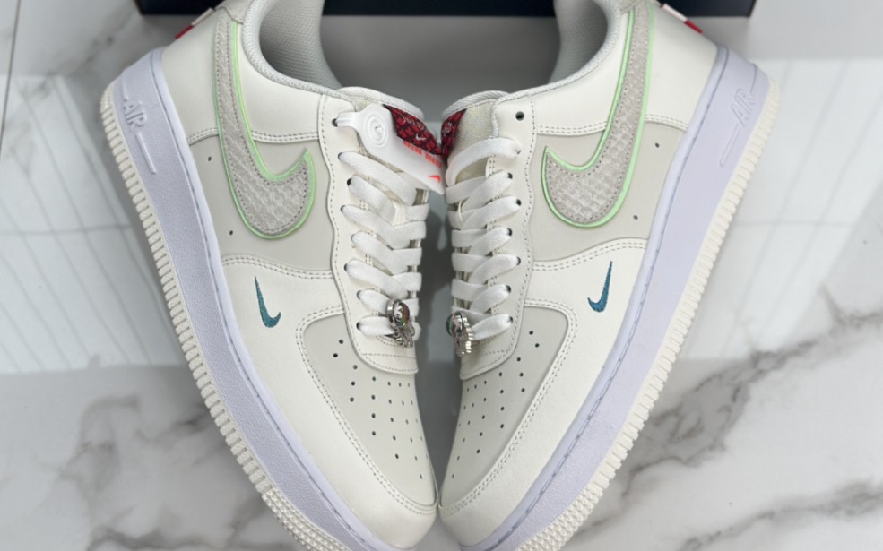 【发货实拍】Nike Air Force 1 Low "龙年" 米白哔哩哔哩bilibili