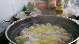 离家太久了，做碗的豆腐圆子，感受下老家的美食