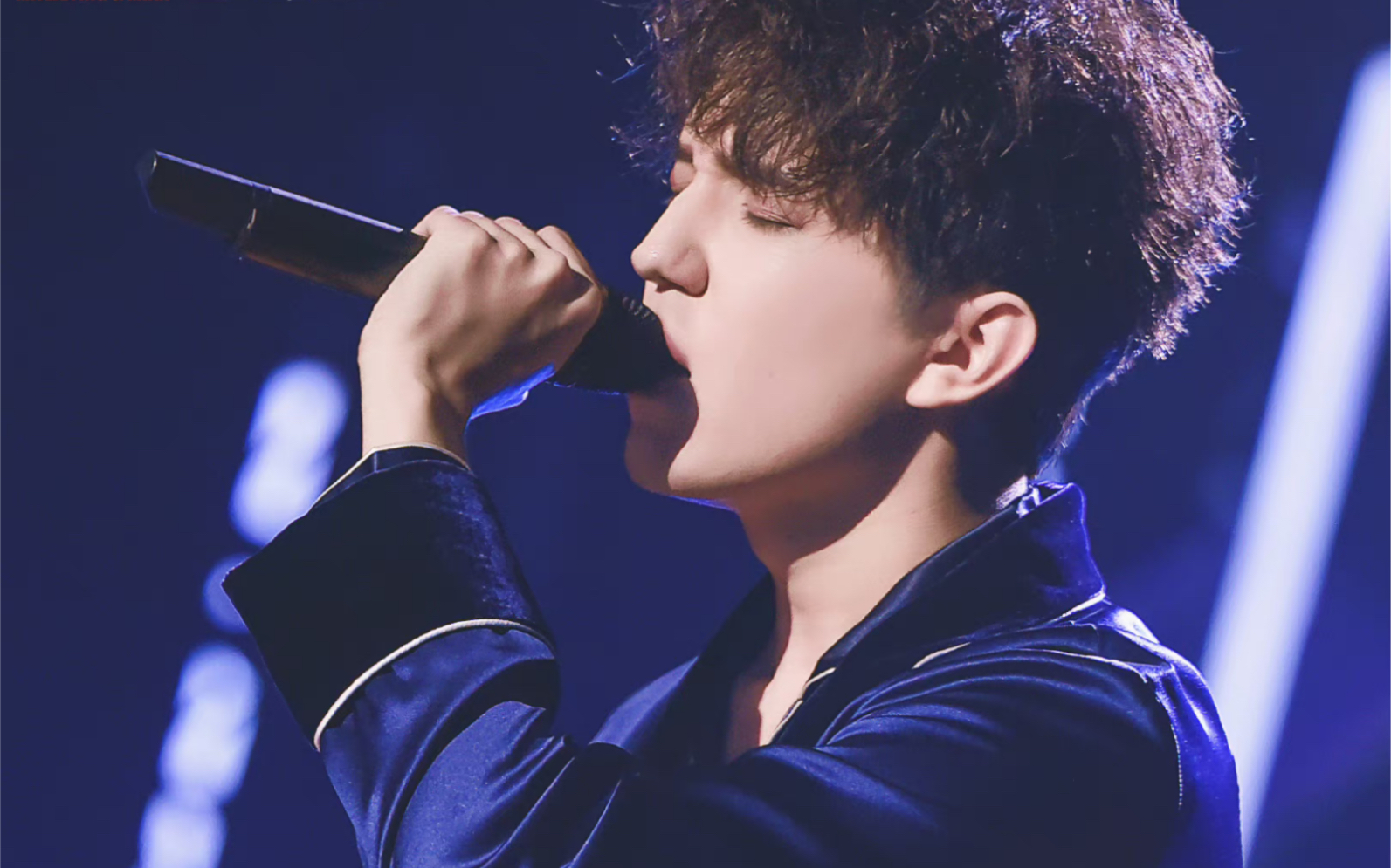 [迪玛希|22秒杂志向快剪]在?看看美人?