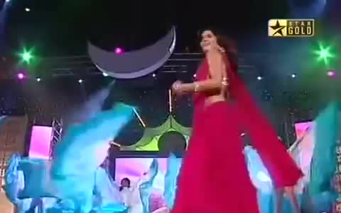 [图]【Akshay Kumar & Katrina Kaif】Sabsey Favourite Kaun Awards Performance 2009