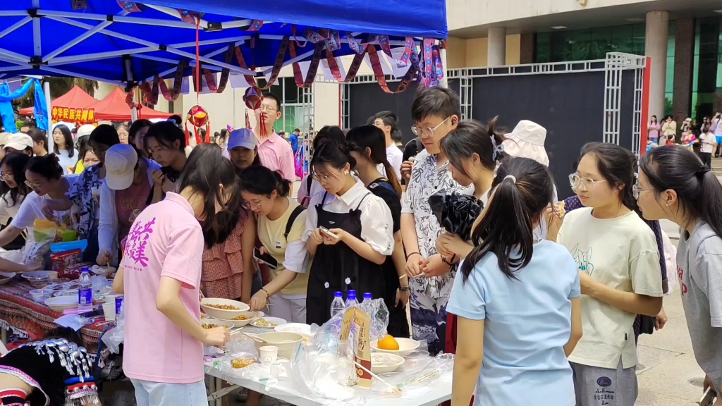 带你们从西安外国语大学进入探访到最真实的陕西师范大学校园!哔哩哔哩bilibili