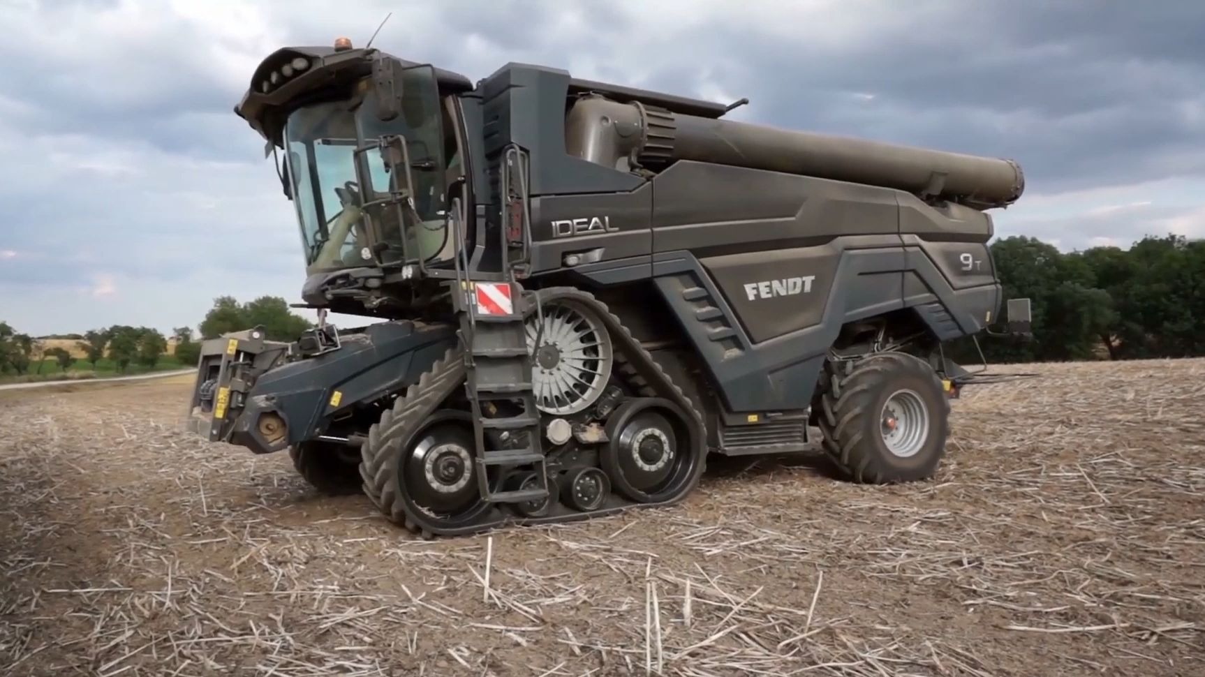 酷黑的芬特ideal 9t联合收割机