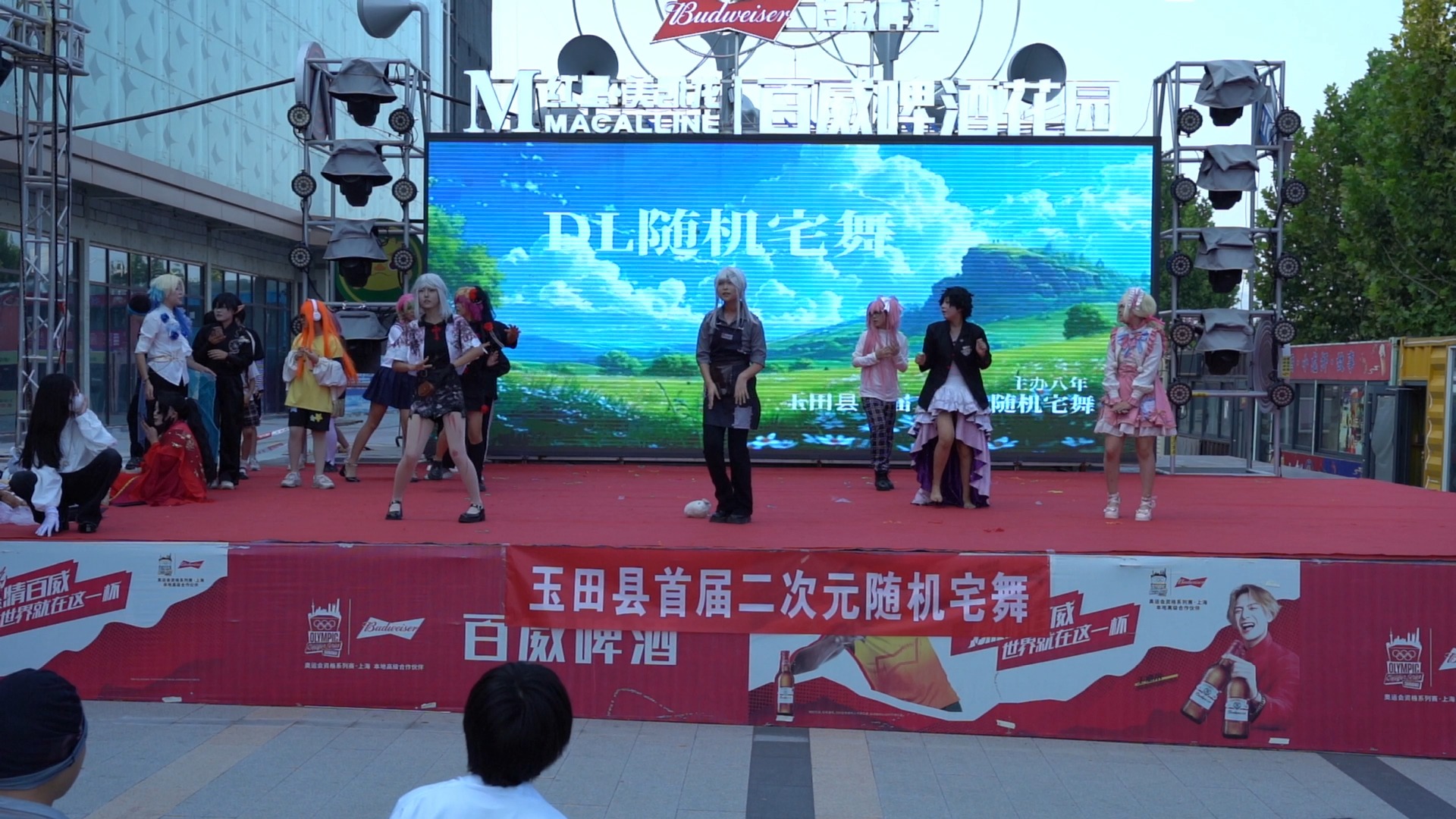 小县城地下歌舞团表演视频