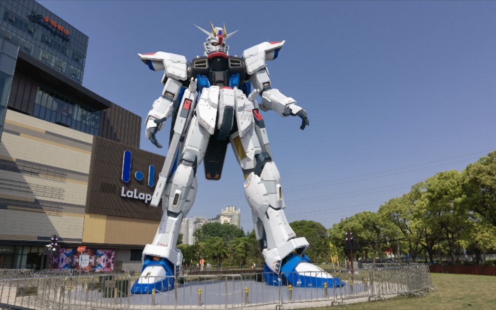 上海自由高达一比一模型